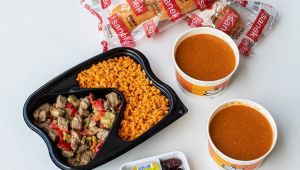 İftar menüsü gönüllülerden dağıtım Büyükşehir’den