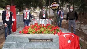 Kadızade Zühtü Işıl kabri başında anıldı 