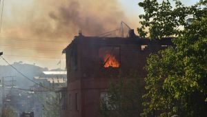 Yangında 2 daire kullanılamaz hale geldi