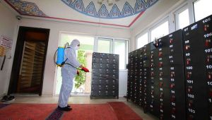 Bayraklı’da camiler dezenfekte edildi