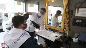 Bucalı kuaförler ilk siftahı Başkan Kılıç’la yaptı 