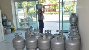 Çiğli’de ocaklar sönmeyecek: Vatandaşa tüp desteği