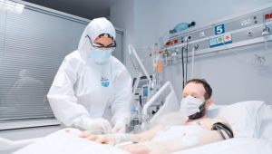 Covid 19 Yaşlı Genç Tanımıyor