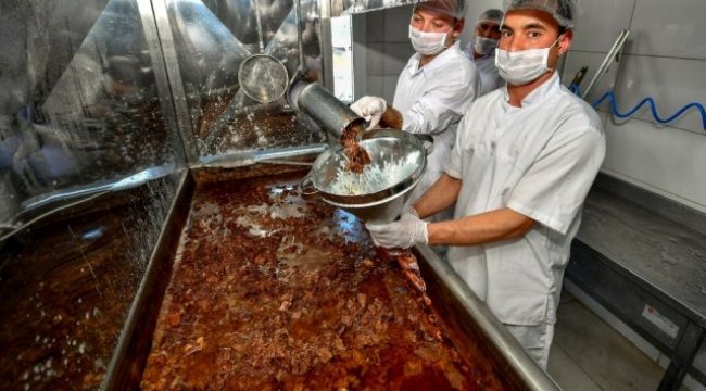 İzmir Büyükşehir Belediyesinden hem üreticiye hem İzmirliye destek