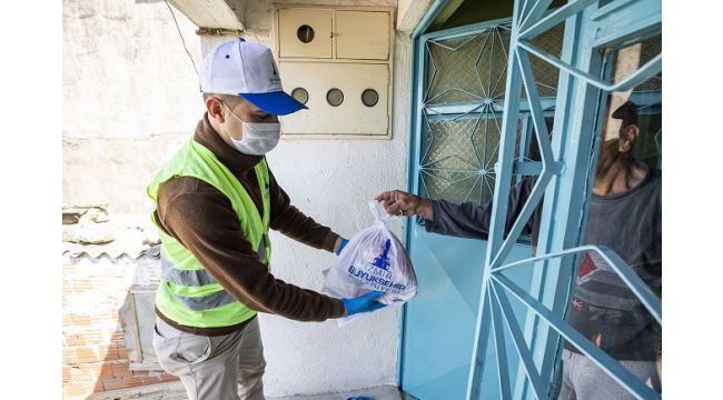 İzmir’de 430 bin kişilik iftar sofrası