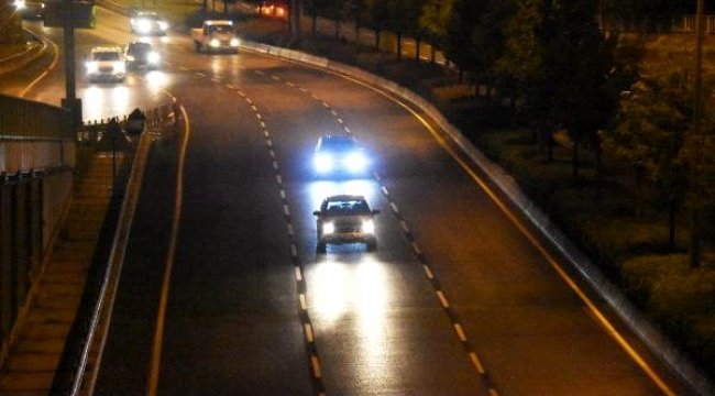 İzmir'de kısıtlama bitti, trafik başladı