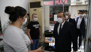 Konak’ta berber ve kuaförlere dezenfektasyon hizmeti!