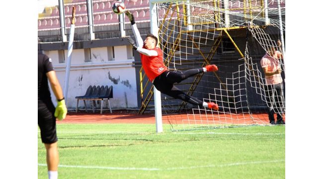 Tarzan aşağı, Kubilay yukarı!