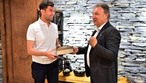 En genç Başkan’a doğum günü sürprizi