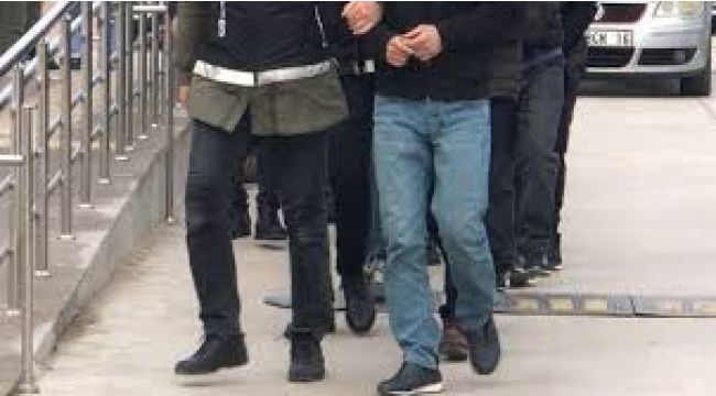 İzmir merkezli FETÖ operasyonunda 6 tutuklama