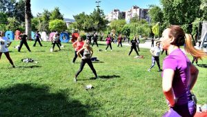  Kadınlara yönelik spor kursları açık alanlara taşındı