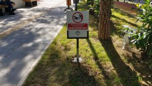 Karabağlar parklarına uyarı levhaları