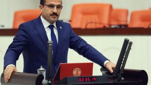 Soyer’e Bayrak Tepkisi