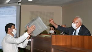 Karabağlar Meclisi’nin gündemi salgın!