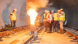 Raylara ilk kaynağı Başkan Soyer yaptı