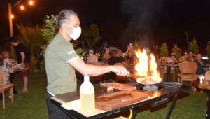 Ünlü şef Urla'da lezet saçıyor