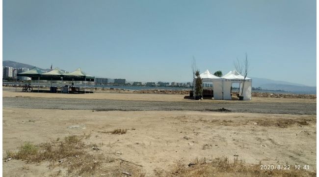 Belediye çadırlarına çirkin saldırı