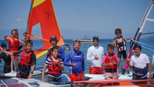 Windsurf Okulu Cunda’da…