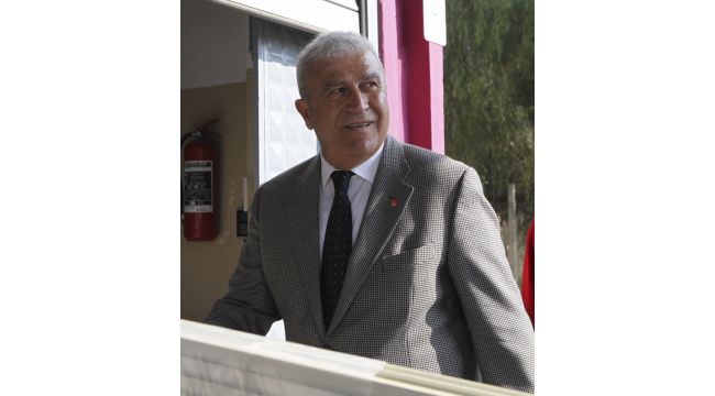 Başkan Atay’dan Çalışanlarına Jest