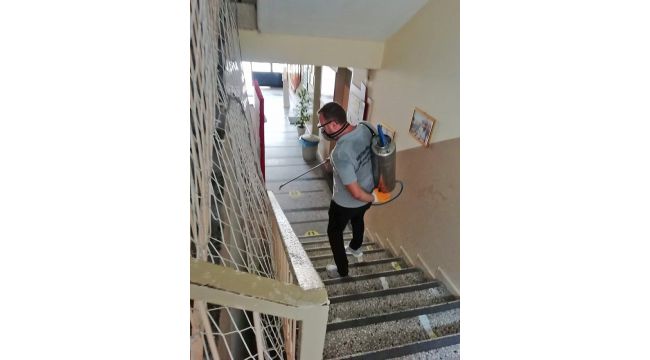 Karşıyaka’daki okullara dip bucak dezenfeksiyon