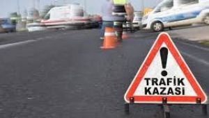 Manisa'da traktör ile otomobil çarpıştı: 1 ölü, 1 yaralı