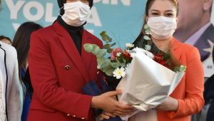 AK Parti Aliağa Kadın Kollarında Şule Akman Yıldırım, güven tazeledi