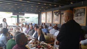 AK Parti Çiğli’den muhtarlar zirvesi 