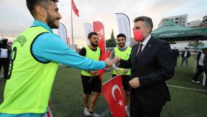 Bayraklı'da 'Ayak Tenisi Turnuvası' sonuçlandı