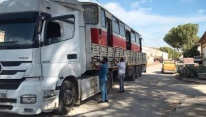 Bergama Belediyesi hurda araç ve gereçlerden kurtuluyor