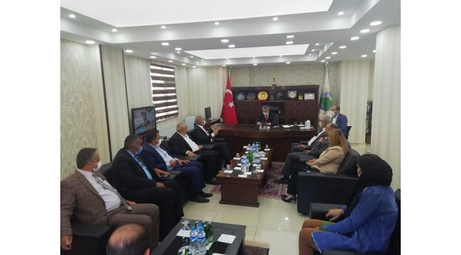 CHP İzmir Milletvekili Kani Beko Hakkari’de