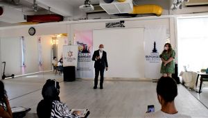 Gençlik derneklerinin temsilcileri İzmir’de buluştu