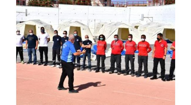 İzmir gönüllüleri doğal afetlere hazırlanıyor