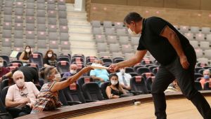 Karşıyaka tek yürek!