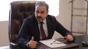 Becker, Yine Bayileri İle El Ele 