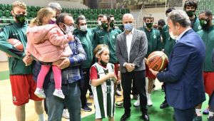 Bornova Belediyespor Ayda ve Atakan’ı ağırladı