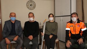 Enkaz altından kurtardığı ailesiyle yeni hayata adım attı