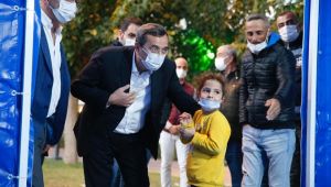 Hayata oyunla tutunuyorlar