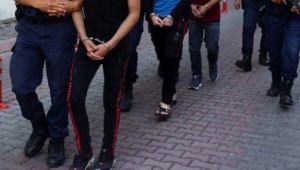İzmir'deki DEAŞ operasyonunda gözaltına alınan 5 şüpheli adliyeye sevk edildi