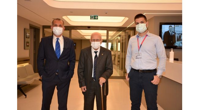 82 Yaşında Almanya’dan Geldi,İzmir’de şifa buldu