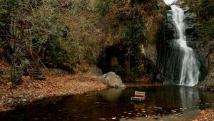 Aşıklar Şelalesi, 'hazan' renkleri ile büyülüyor