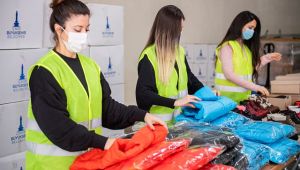 Büyükşehir’den öğrencilere kırtasiye, mont ve bot desteği