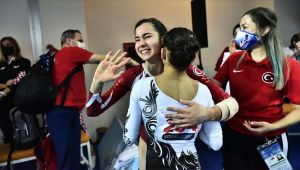 Derin Tanrıyaşükür asimetrik paralel aletinde bronz madalya kazandı