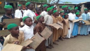 İzmir'den Cibuti'ye 30 bin Kur'an-ı Kerim gönderildi