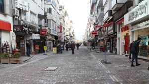 Başkan Tugay Banka Sokağı esnafı ile bir araya geldi