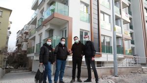 Bayraklı'da 20 Depremzede Aileye Evleri Teslim Edildi