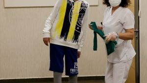 Deprem'de enkaz altında kalan Günay yeniden yürümeye başladı