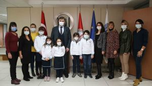 Duyarlı minikler Başkan Tugay’ı ziyaret etti
