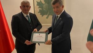  Gelecek Partisi izmir mir İl Başkanı Hakan Yazar oldu