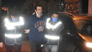 İzmir'de dövizle dolandırıcılık yaptığı iddiasıyla bir kişi yakalandı