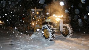 Kınık Belediyesi'nden Kar Mesaisi